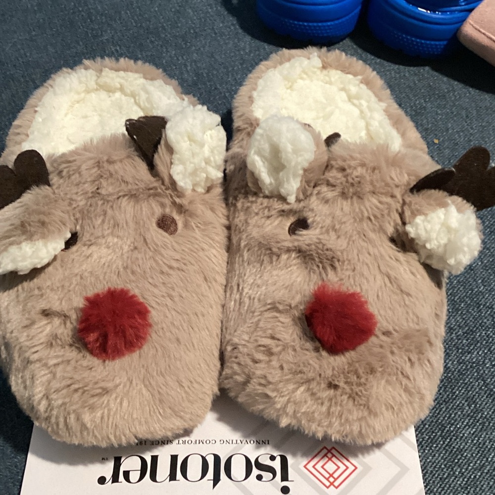 LG Isotoner Plush Slippers with Red Accents